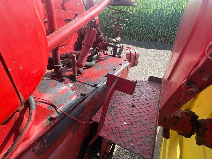 massey-ferguson-30-image-33