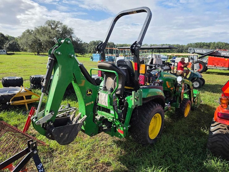 2021-john-deere-2025r-image-4