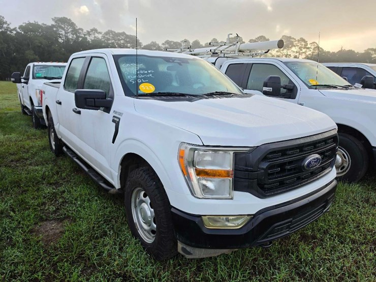 2022-ford-f150-xl-image-1