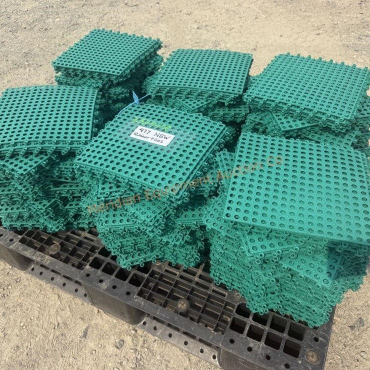 ~477- Interlocking Rubber Floor Tiles