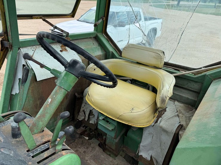 john-deere-4020-image-32