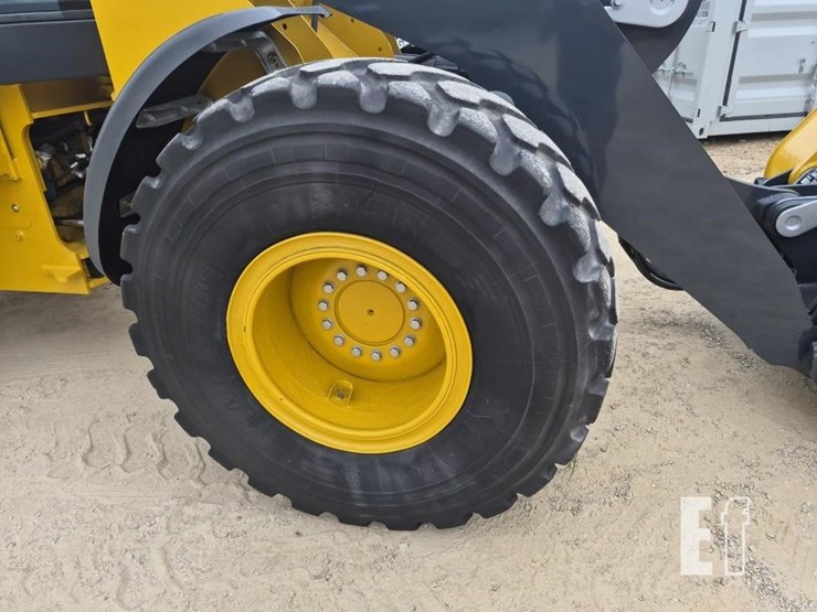 2015-deere-544k-image-13