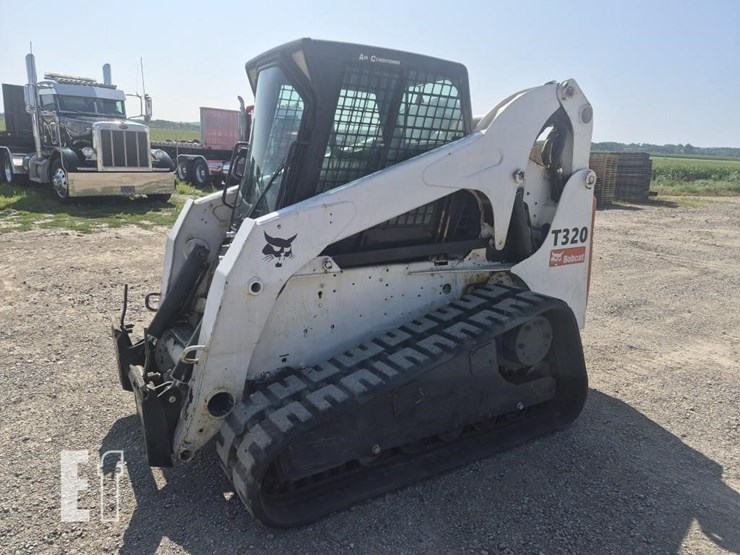 2007-bobcat-t320-image-1