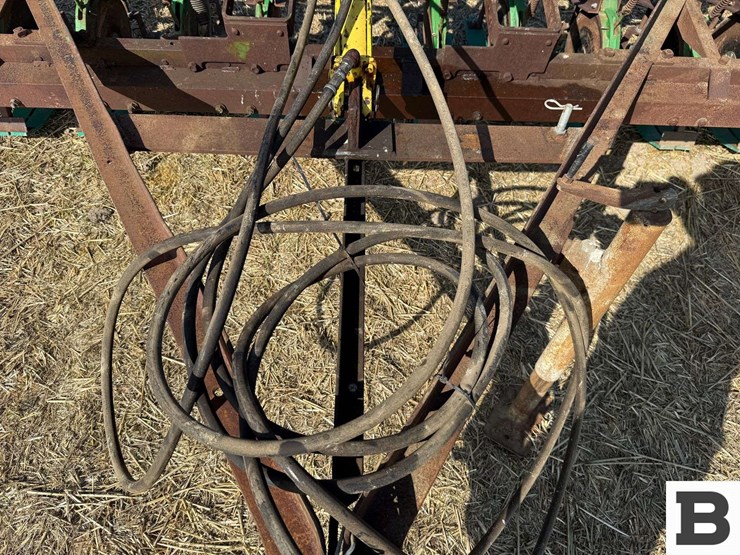 van-brunt-grain-drill-image-10