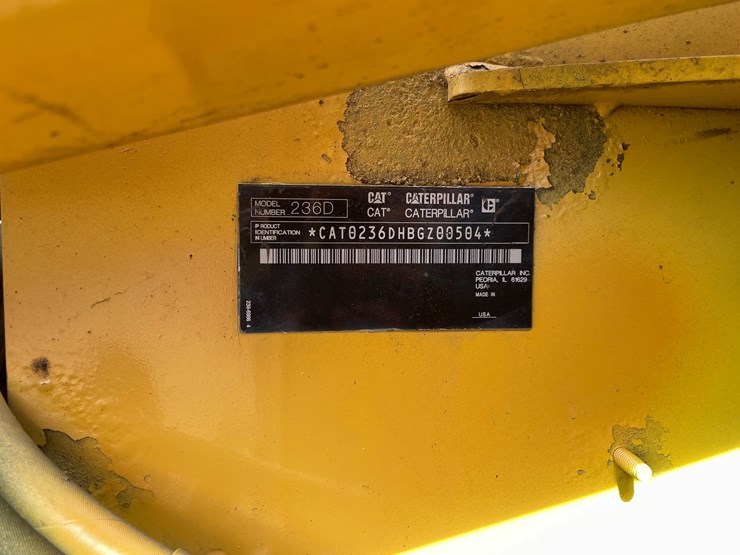 2013-caterpillar-236d3-image-16