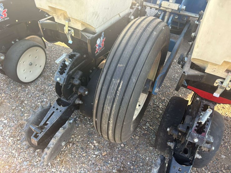 2014-kinze-3140-image-26