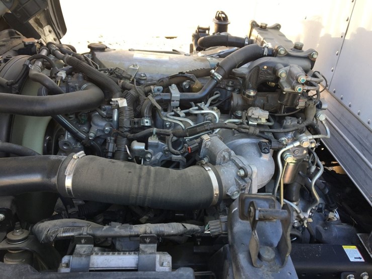 2022-isuzu-npr-hd-image-9