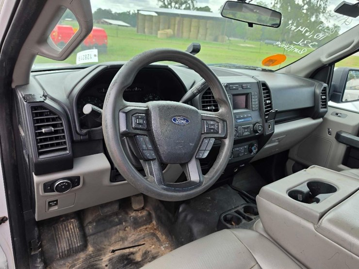 2019-ford-f150-xl-image-11