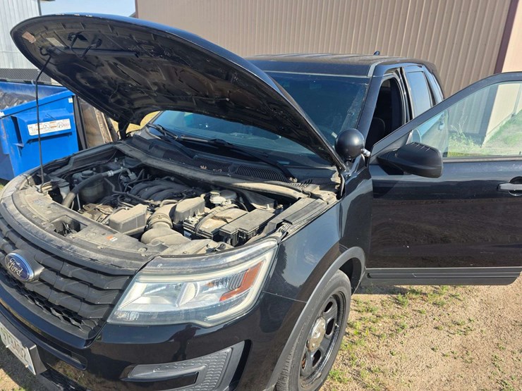 2016-ford-explorer-police-interceptor-image-43