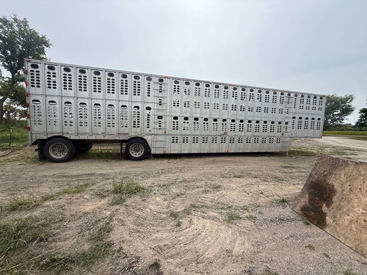 2003-wilson-livestock-trailer-image-9