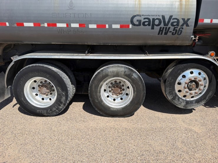 2019-peterbilt-367-image-7