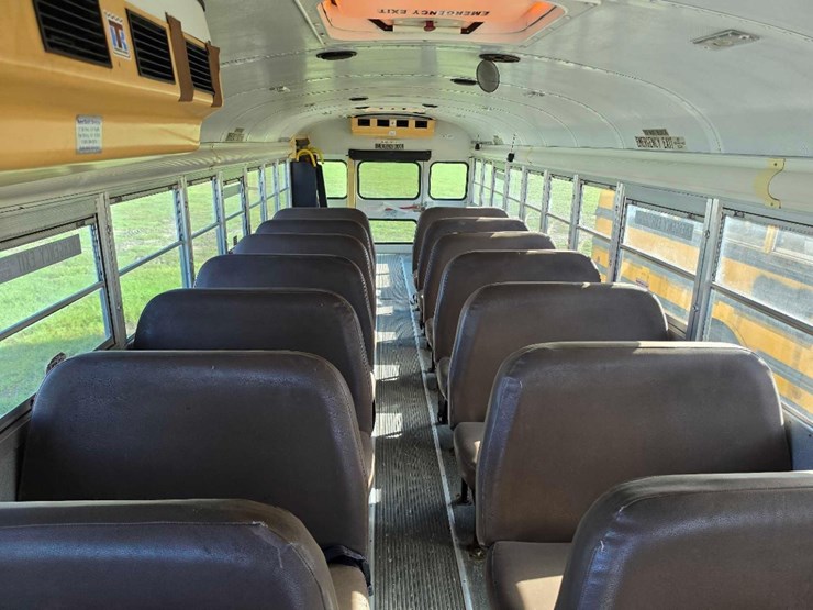2005-bluebird-school-bus-image-7