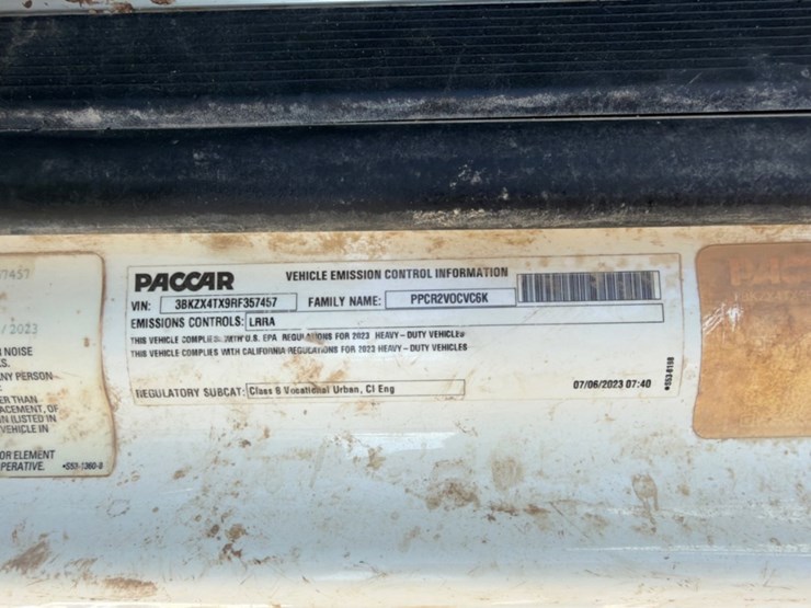 2024-kenworth-t880-image-22