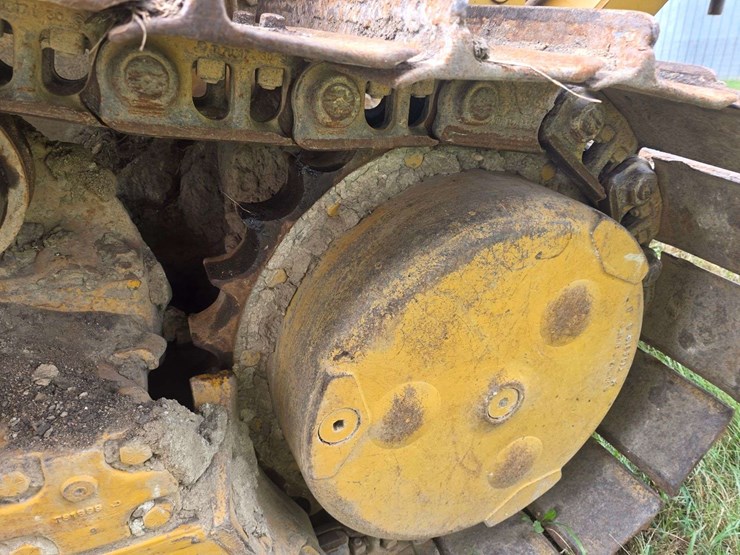 deere-750b-lt-image-10