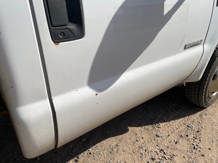 2003-ford-f550-image-21