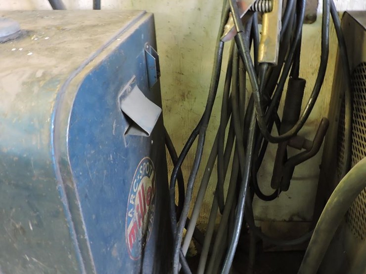 miller,-model-61m-arc-welder-with-leads,-ac,-230-v-image-2