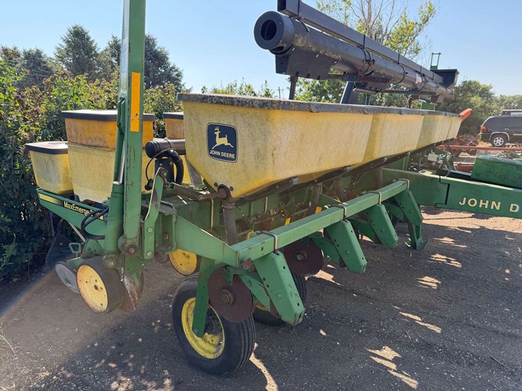 john-deere-7200-image-11