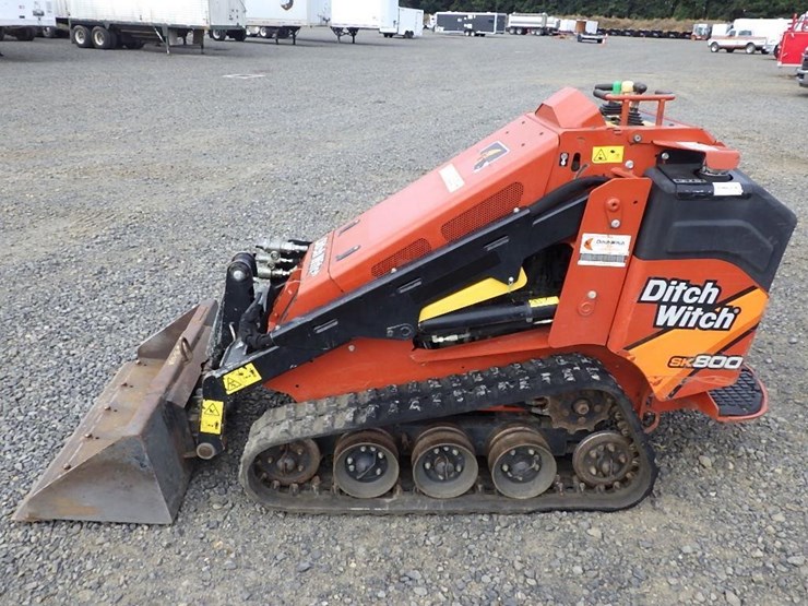 2022-ditch-witch-sk800-image-2