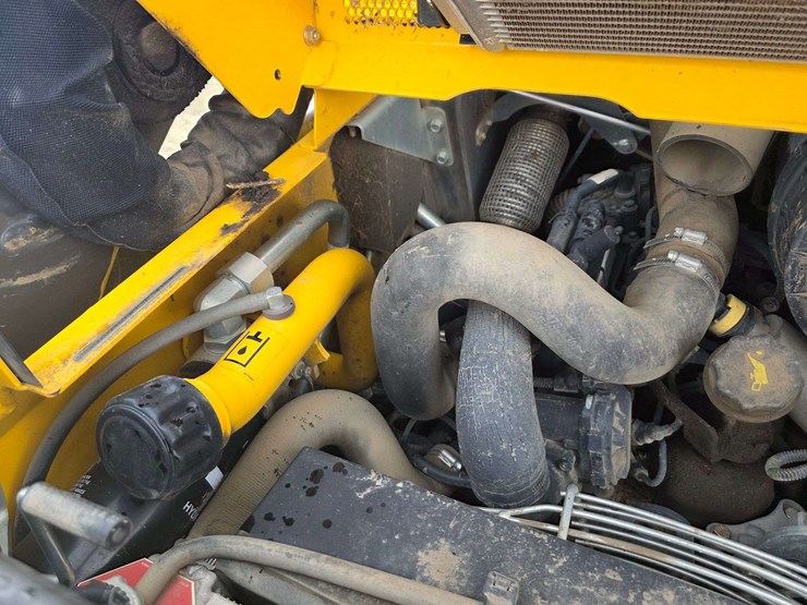 new-holland-c232-image-22