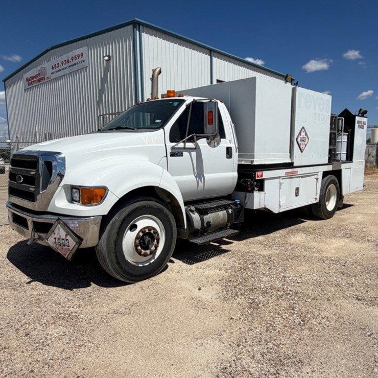 2015 FORD F750
