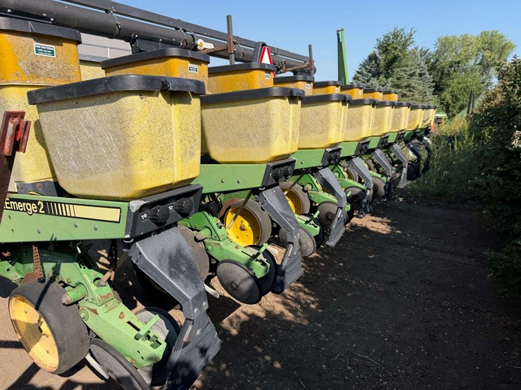 john-deere-7200-image-3