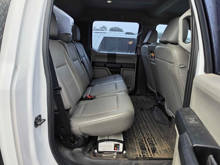 2021-ford-f250-xl-image-7