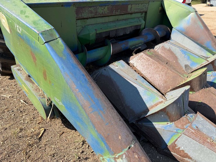 john-deere-444-image-10