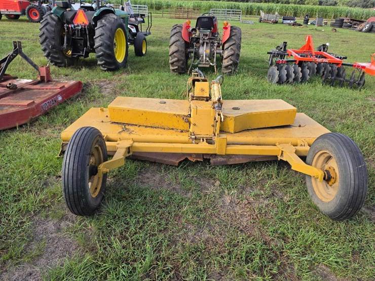 216---woods-c114-9'-pull-type-finish-mower-image-4