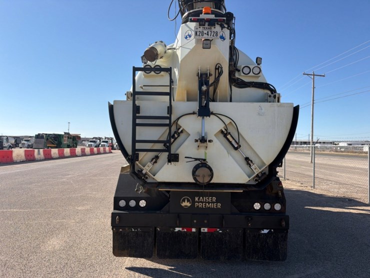 2024-kenworth-t880-image-14