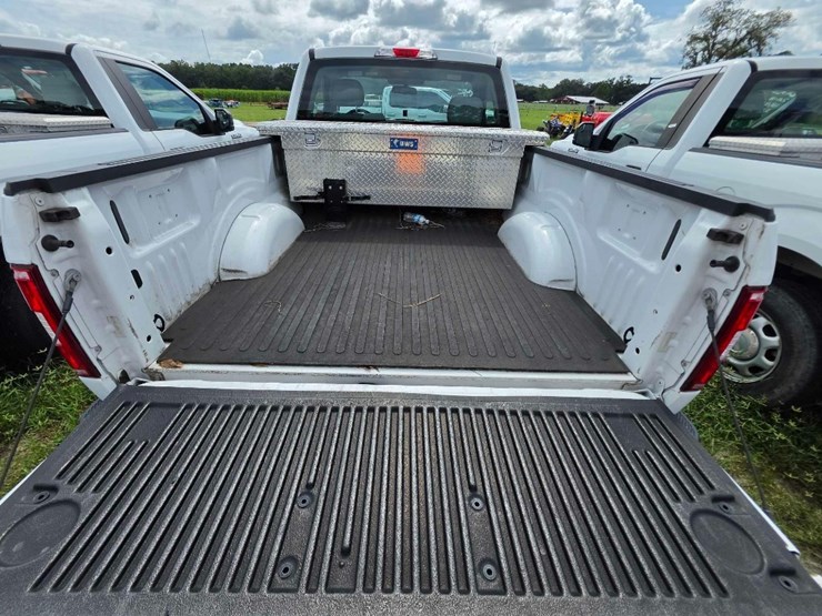 2018-ford-f150-xl-image-7