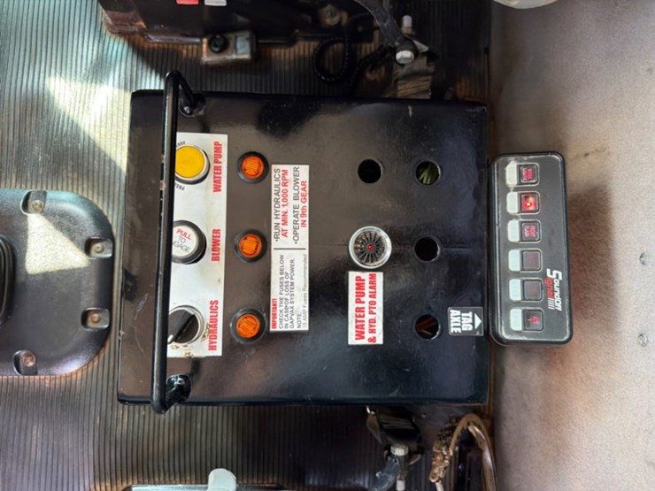 2018-peterbilt-367-image-19