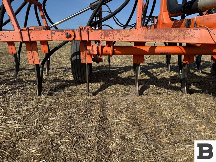2008-custom-22.5'-air-seeder-image-14