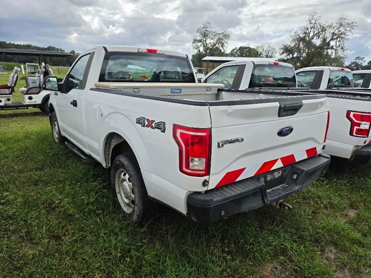 2017-ford-f150-xl-image-4