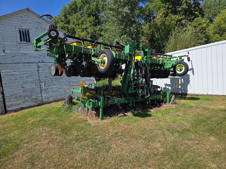 john-deere-1720-image-2