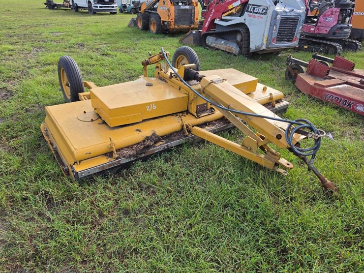 216---woods-c114-9'-pull-type-finish-mower-image-1