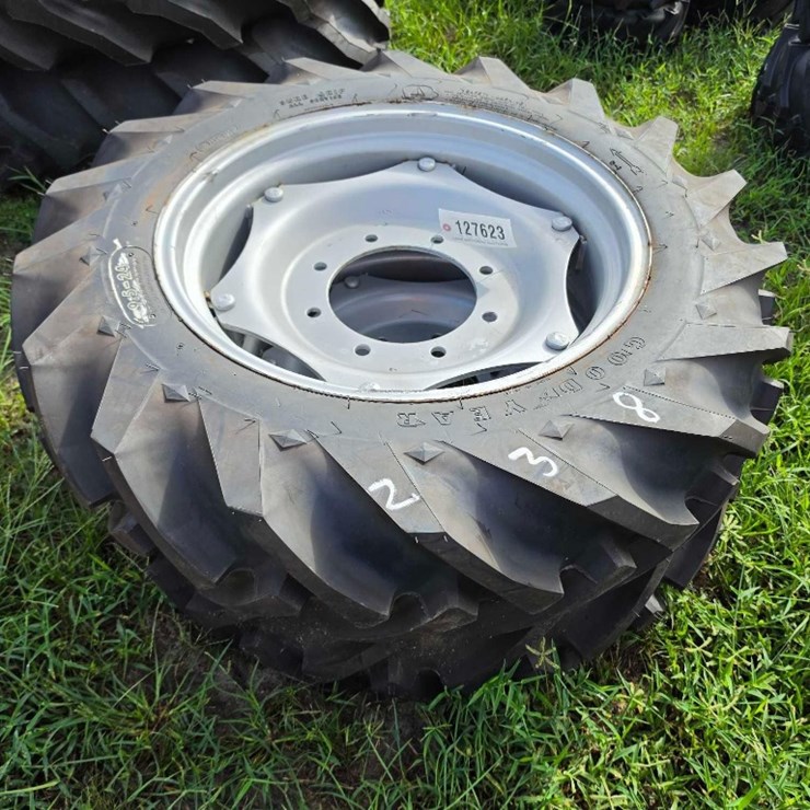 238 - 2 GOODYEAR 9.5-24