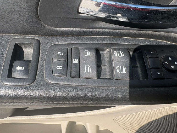 2016-dodge-grand-caravan-sxt-image-32