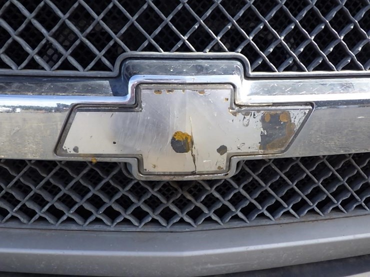 2004-chevrolet-2500hd-image-9