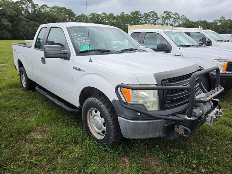 2014-ford-f150-xl-image-1
