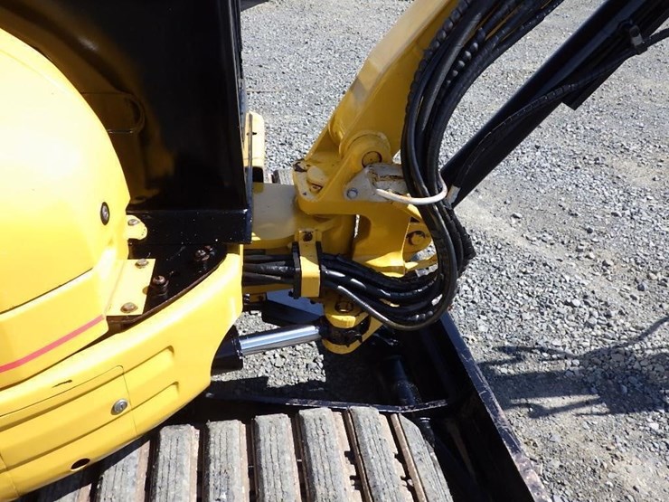 caterpillar-303-image-24