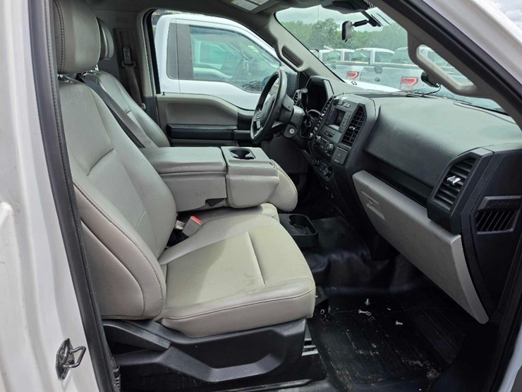 2019-ford-f150-xl-image-7
