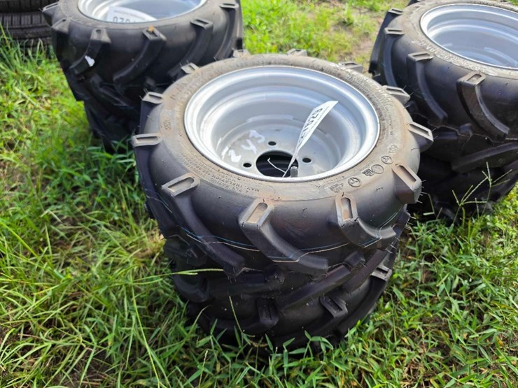 243---2-lawn-trac-18x8.50-10nhs-image-1