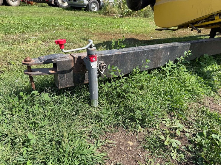new-holland-73c-image-40
