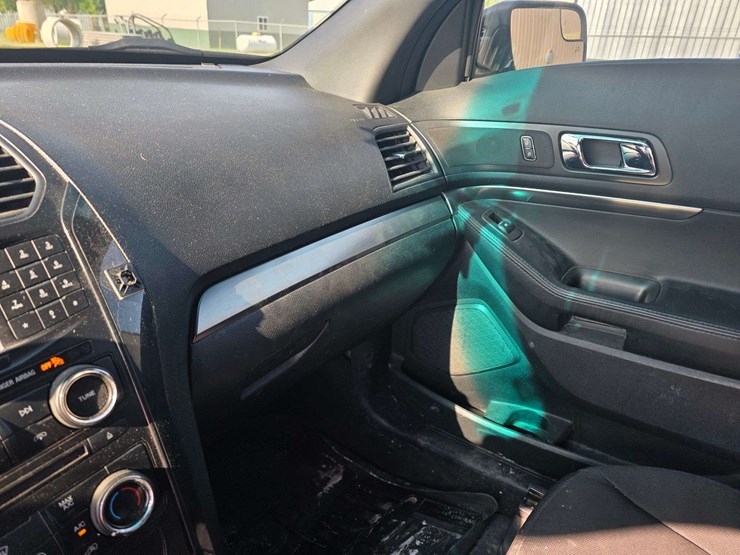 2016-ford-explorer-police-interceptor-image-30