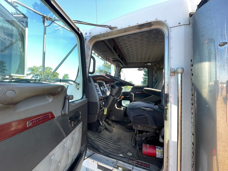 2006-kenworth-t800b-image-40