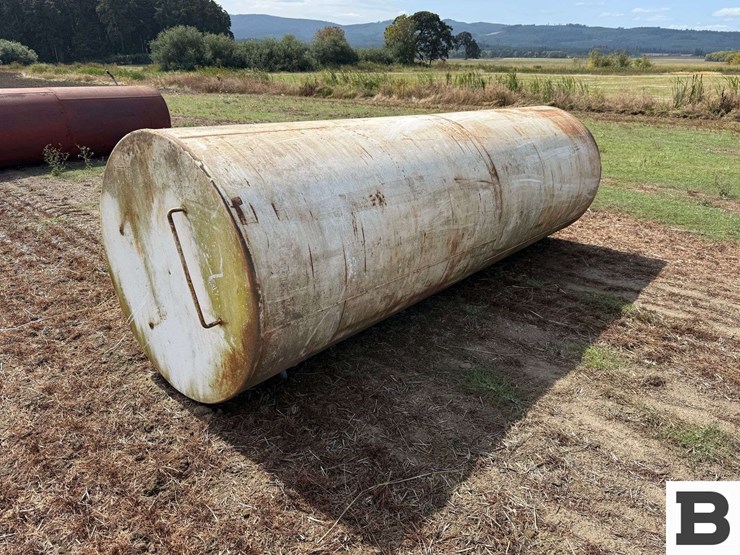 1,000-gallon-horizontal-fuel-tank-image-2
