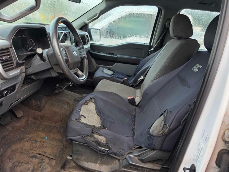 2022-ford-f150-xl-image-13