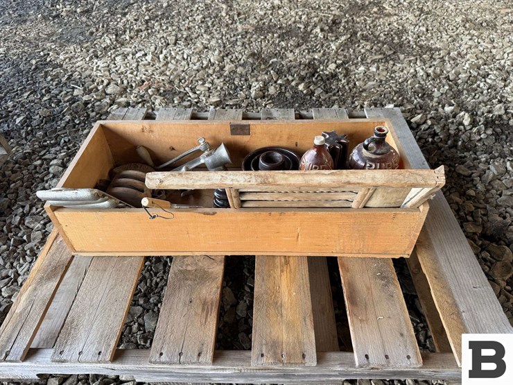 drawer-of-assorted-antiques-&-collectibles-image-4