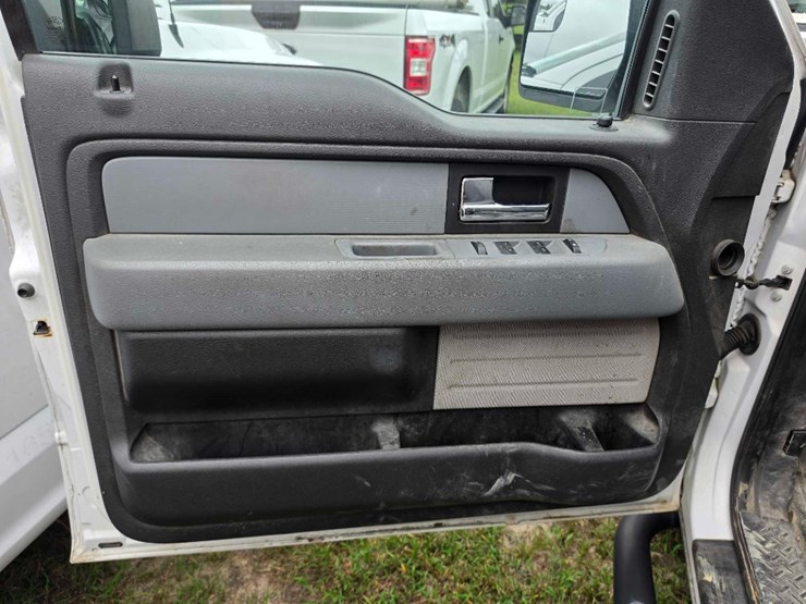 2014-ford-f150-xl-image-10