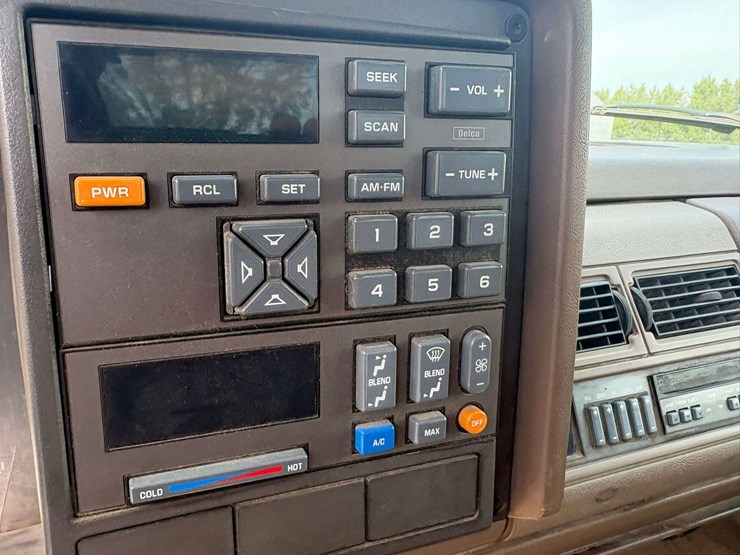 1994-chevrolet-1500-image-28